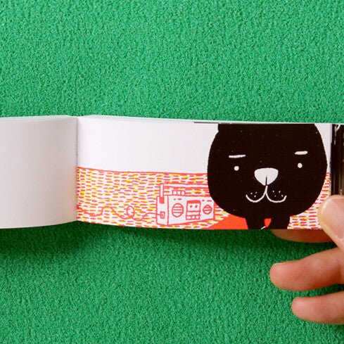 Cat Flipbook: In a Kitten’s Way of Greeting / Seigensha - Image 5